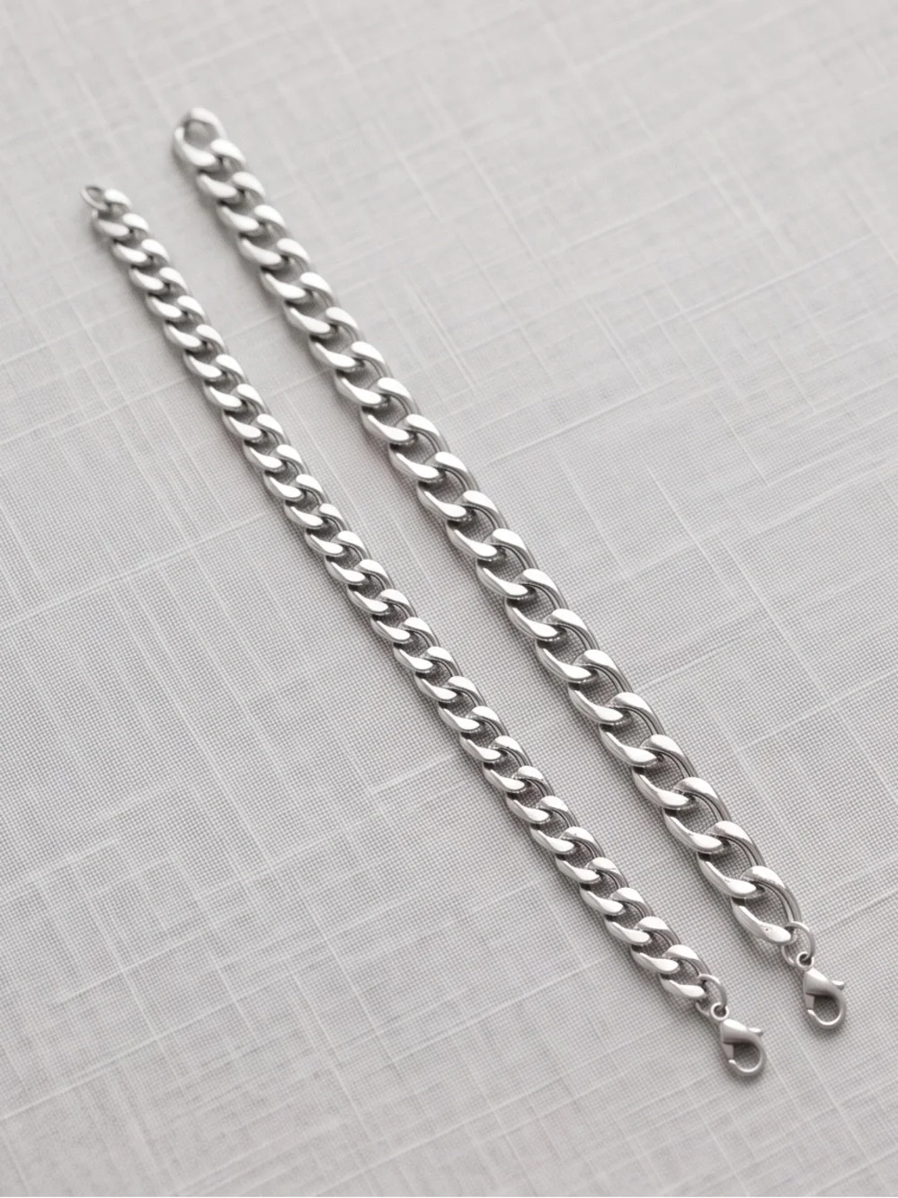 Classic Silver Curb Chain Bracelet Set – Stainless Steel Style (8 Inches)